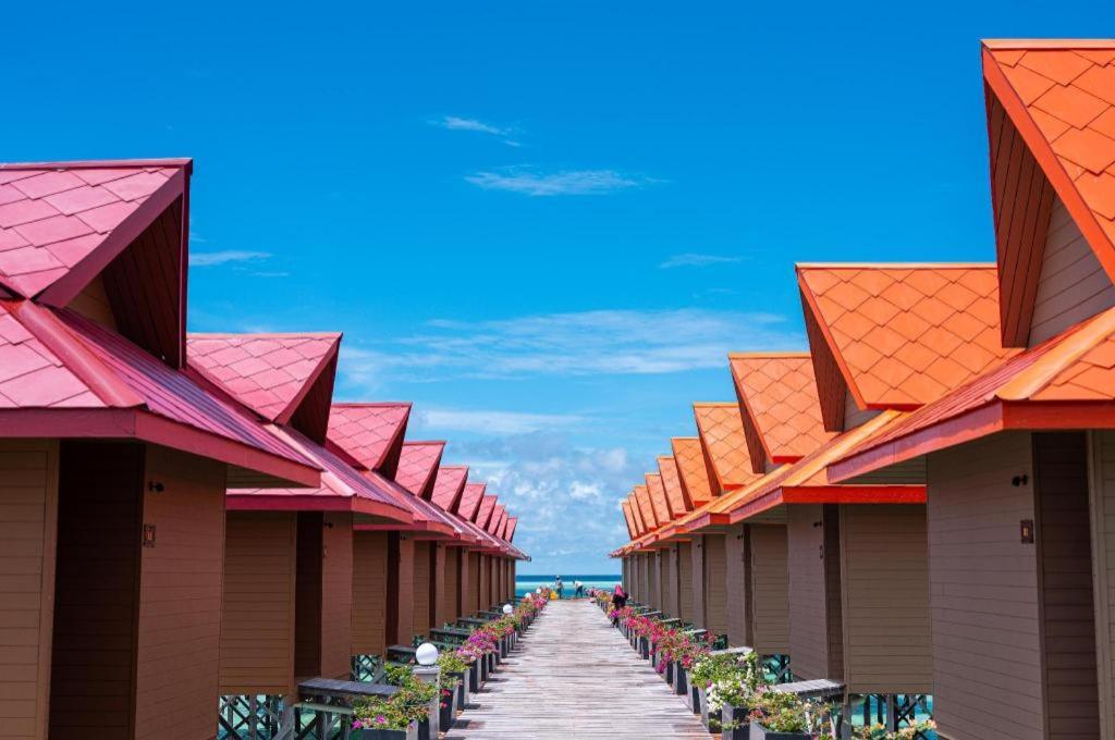 Sand Bay Resort Semporna Exterior foto
